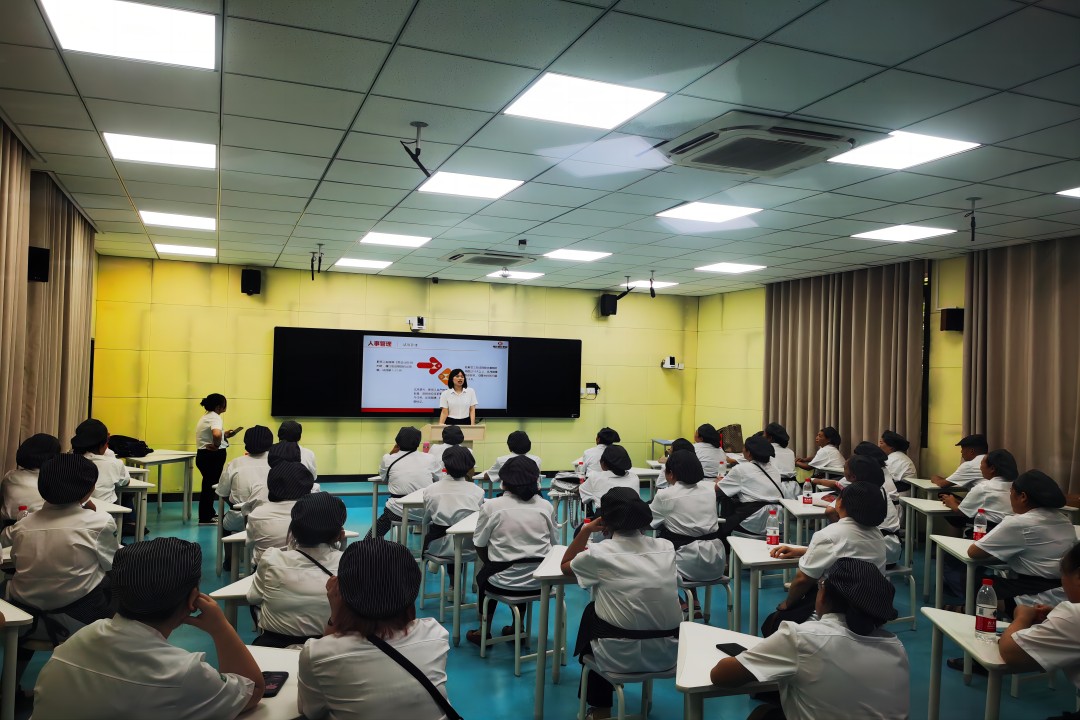 麻将胡了2餐饮集团开展2023年度秋季学期开学前食堂事情职员专项培训